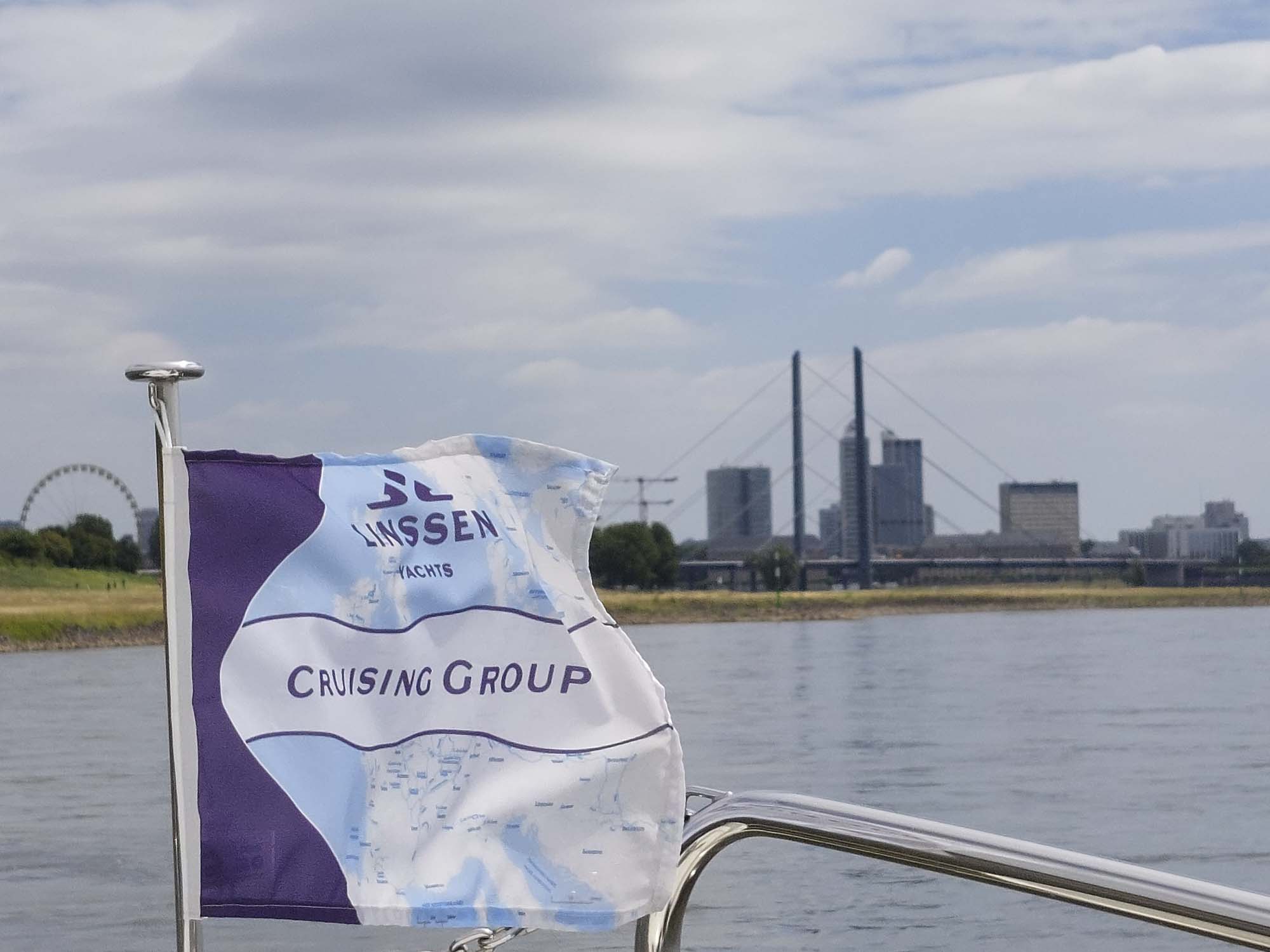 With a Linssen motor yacht on the river Rhine